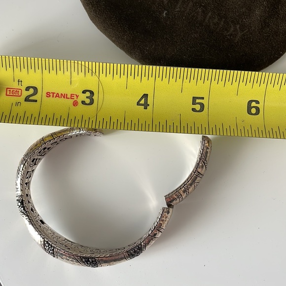 John Hardy Palu Macan Sterling Silver with Black Sapphires Hinged Cuff - Picture 10 of 11